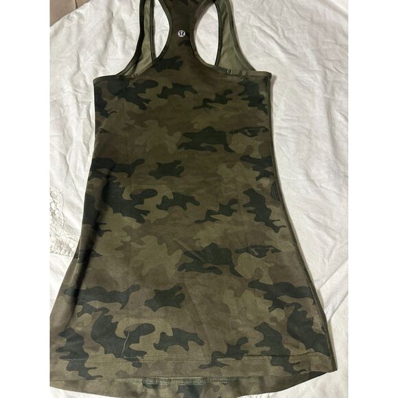 Lululemon Women’s Racerback Tank Top Camo Print Size 4  Yoga Gym Workout - Picture 1 of 2